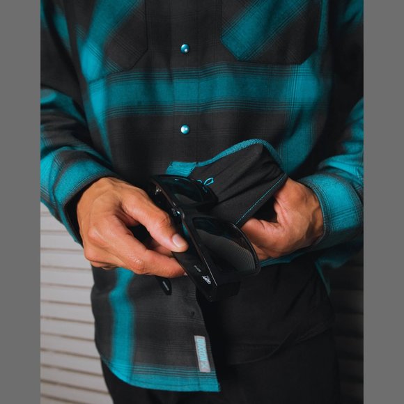 DIXXON FLANNEL - CRUSHER Flannel Shirt - Men's XL - Picture 9 of 9